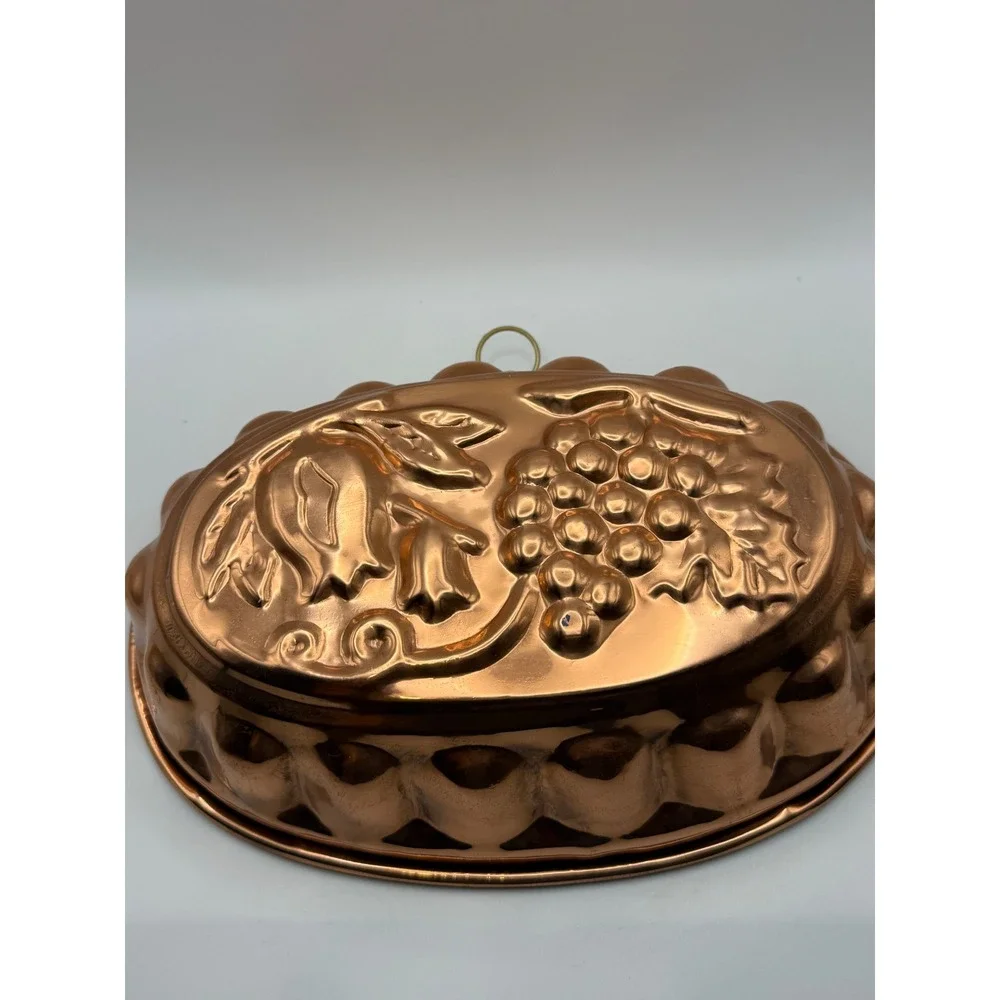 Vintage Copper Oval Jello Mold Grapes Leaves Embossed Wall Made in Korea‎ 11.25